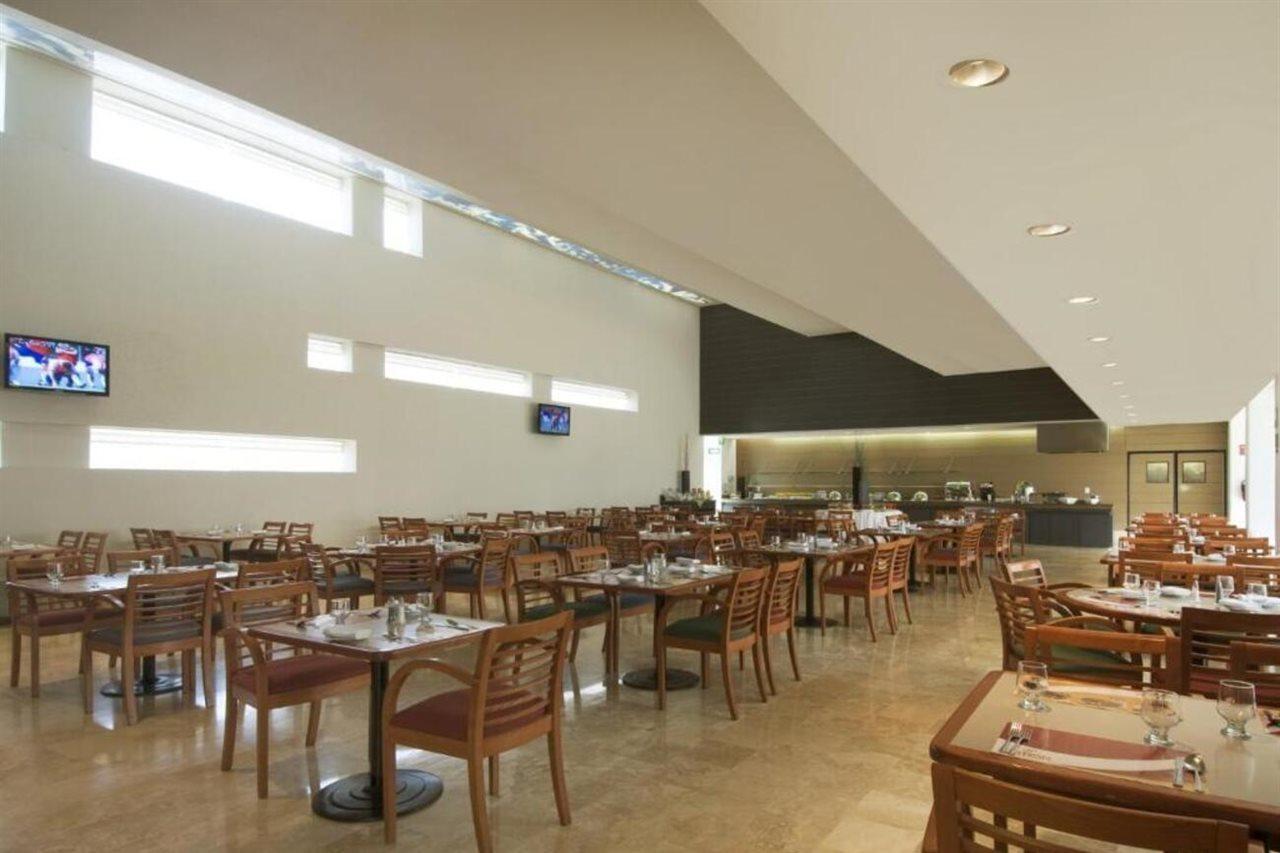 Fiesta Inn Torreon Galerias Ngoại thất bức ảnh