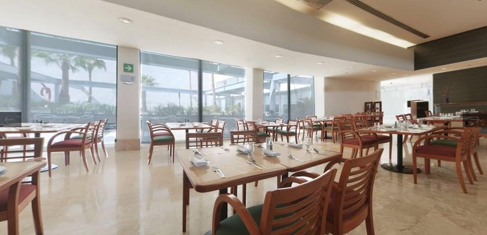 Fiesta Inn Torreon Galerias Ngoại thất bức ảnh