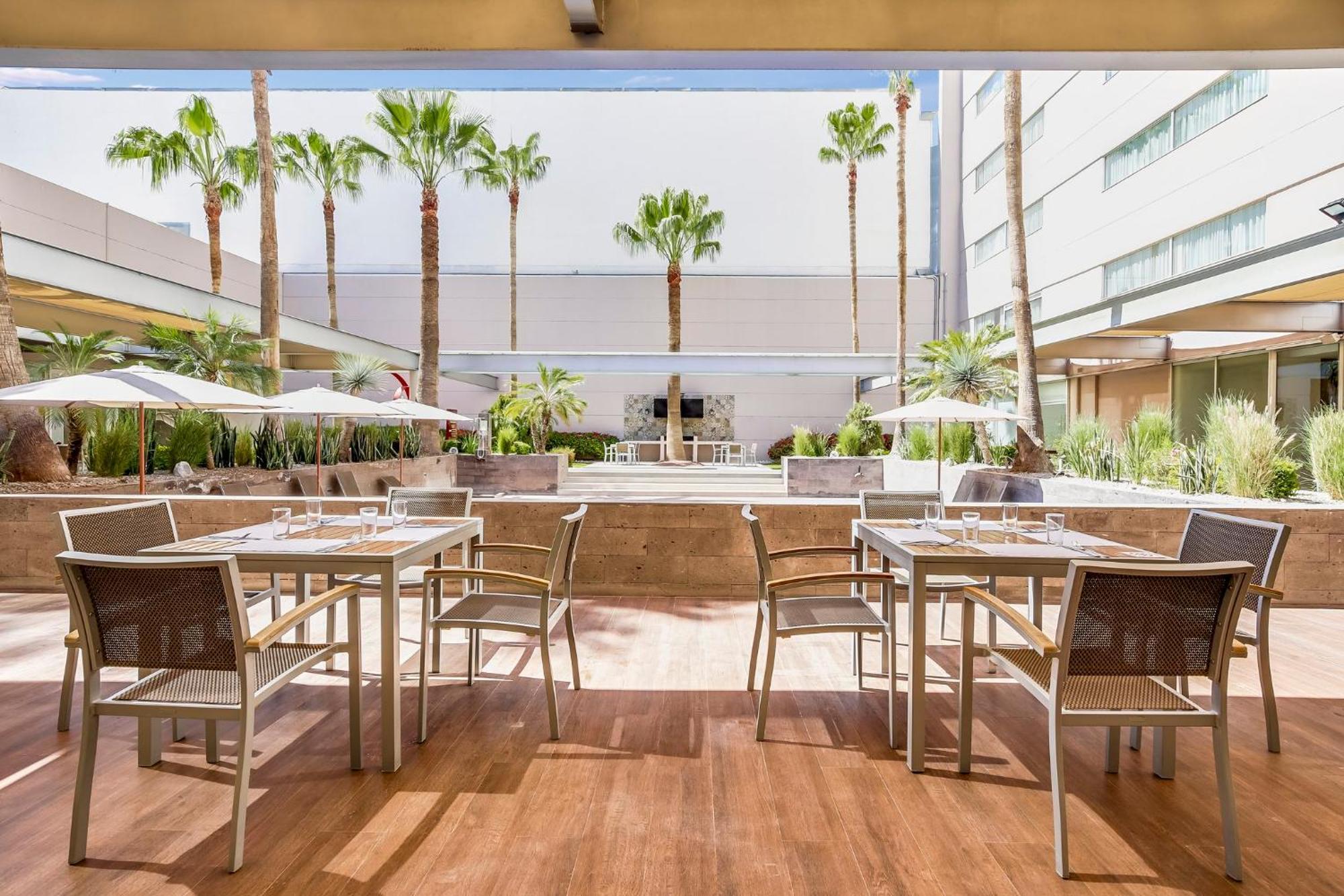 Fiesta Inn Torreon Galerias Ngoại thất bức ảnh