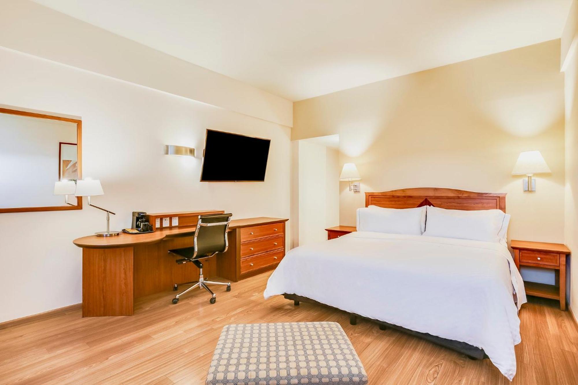 Fiesta Inn Torreon Galerias Ngoại thất bức ảnh