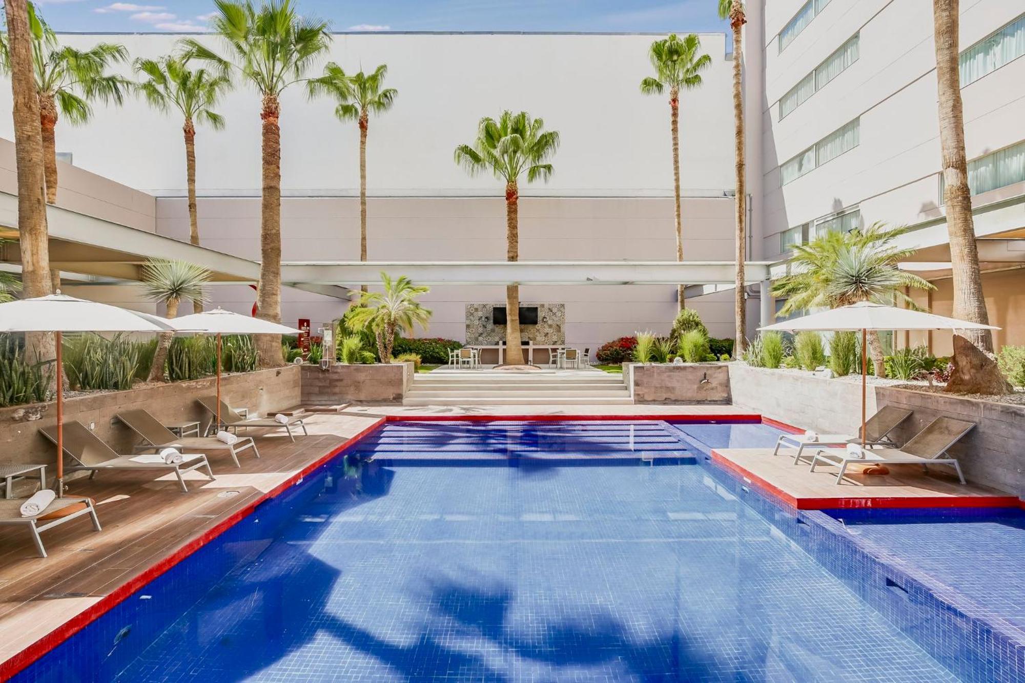 Fiesta Inn Torreon Galerias Ngoại thất bức ảnh