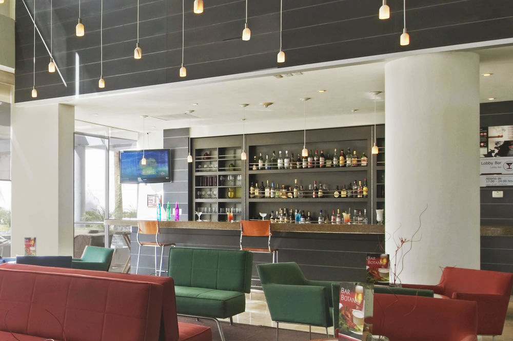 Fiesta Inn Torreon Galerias Ngoại thất bức ảnh